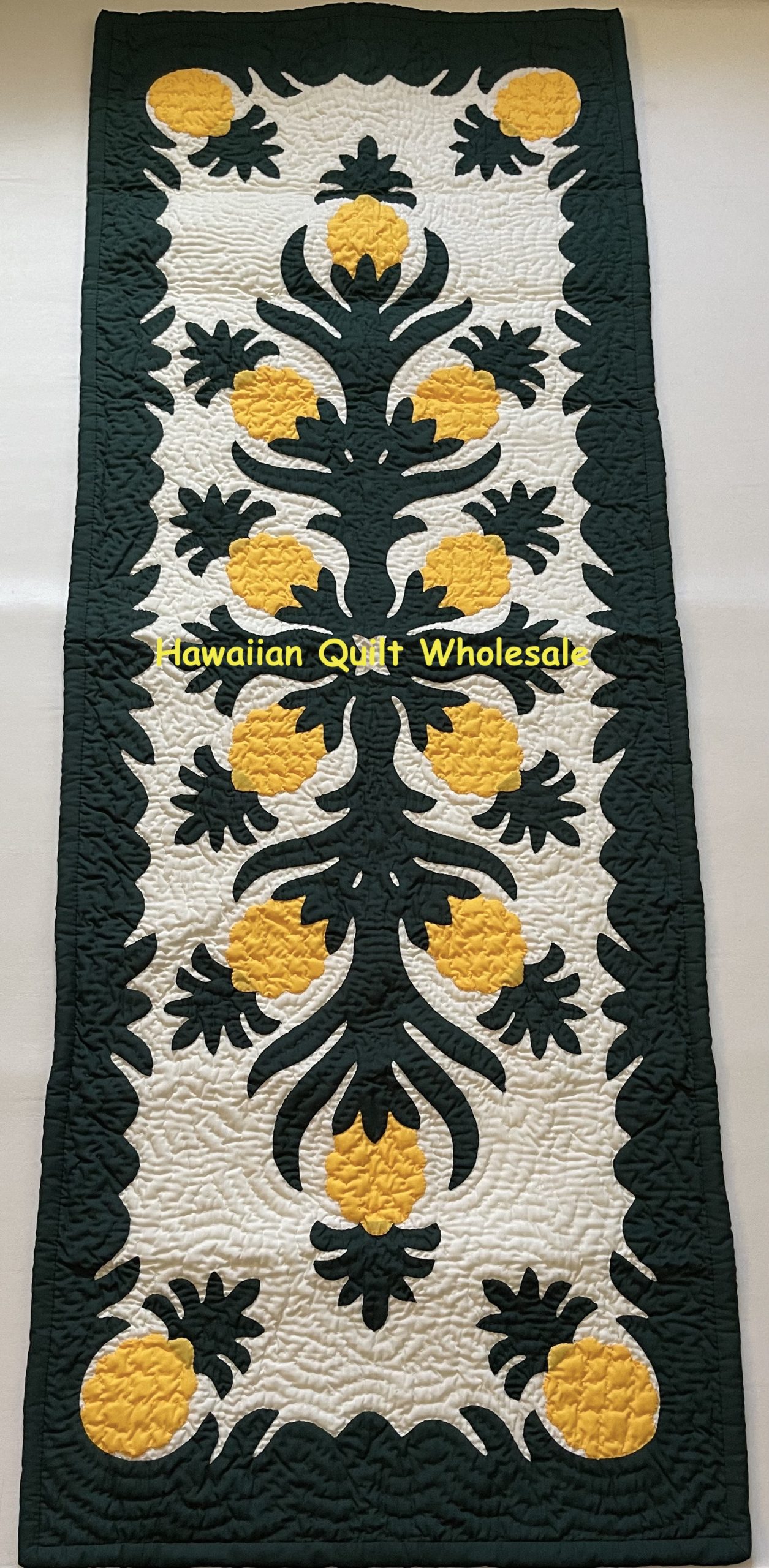 Pineapple Table Runner BGY